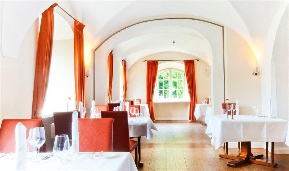 Schlossgut Гросс-Шванзе Экстерьер фото Restaurant "Schiff"
